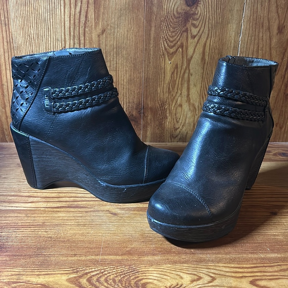 Women’s JBU wedge size 8.5 black